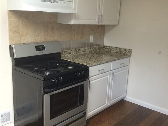5th image of 5811 Green Dr