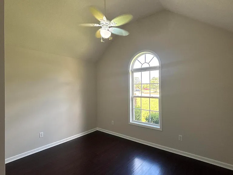 20 Walden Cir — Photo 56