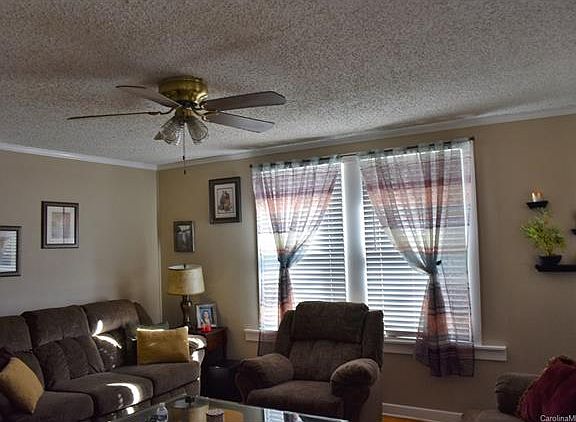 3rd image of 96 Crescent Ave