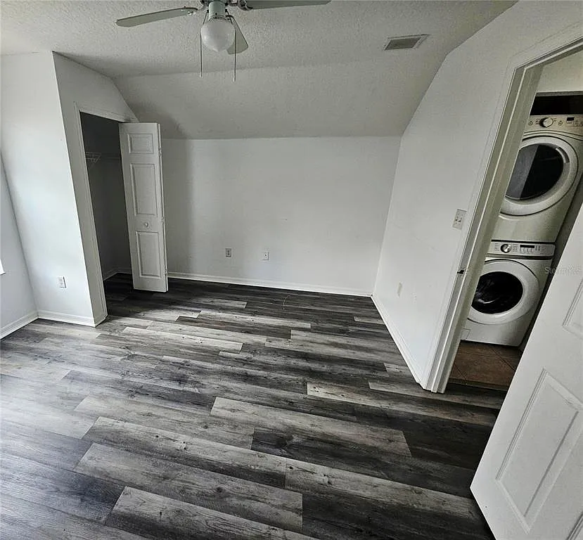 3 bed, 2.0 bath, 1584 sqft, $1,900 — Photo 2