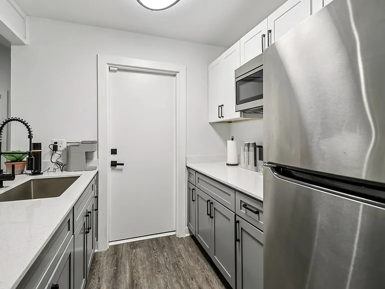 Woodbridge Townhomes — Photo 13