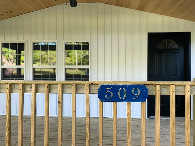 509 S East End Rd — Photo 5