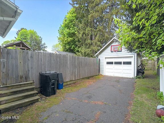 3rd image of 1 Rankin Avenue
