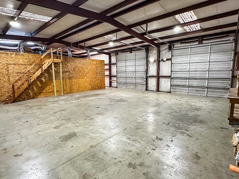 200 N Sorrells Rd — Photo 40