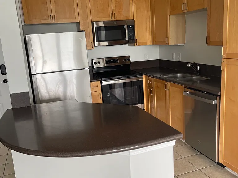 400 17th St NW #2423 — Photo 3