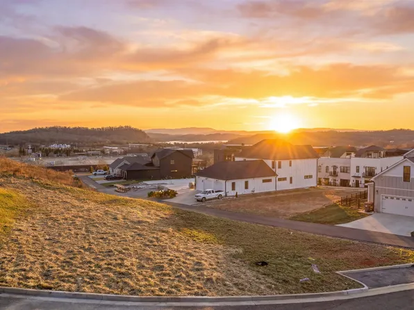 9326 Chimney Top Ln, Knoxville, TN 37922