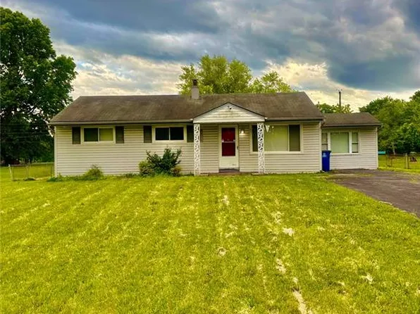 1020 Farmview Dr, Saint Louis, MO 63138