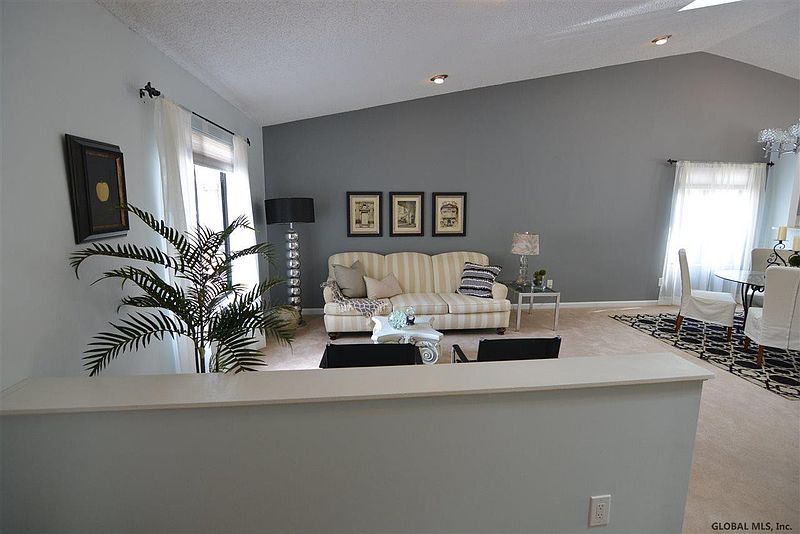 4th image of 57 LOUDONWOOD EAST Drive