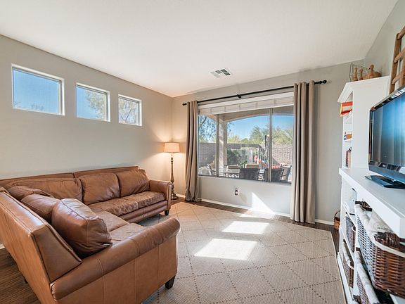 12  Livingroom