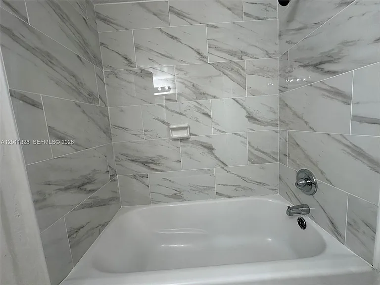 4215 N University Dr #101 — Photo 23