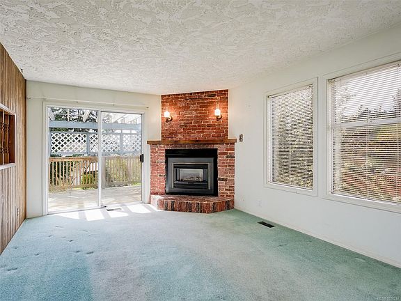 3rd image of 361 Cotlow Rd