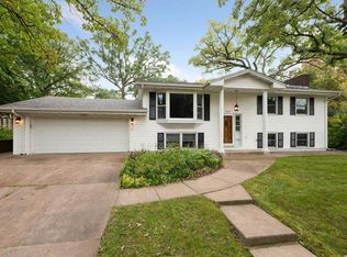 7149 Windgate Rd, Woodbury, MN 55125