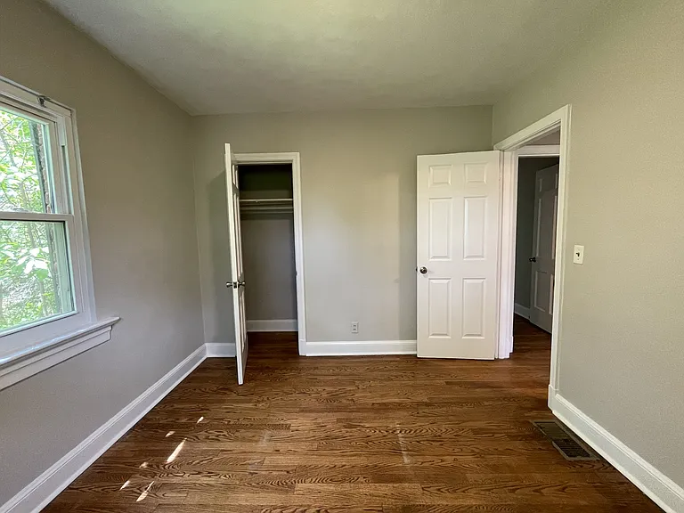 3873 S Amherst Hwy — Photo 9