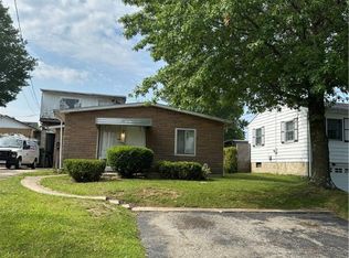 1176 French St, Sharon, PA 16146
