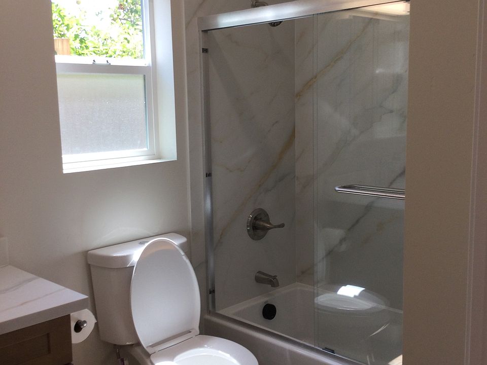 1st image of 4572A Sargent Ave