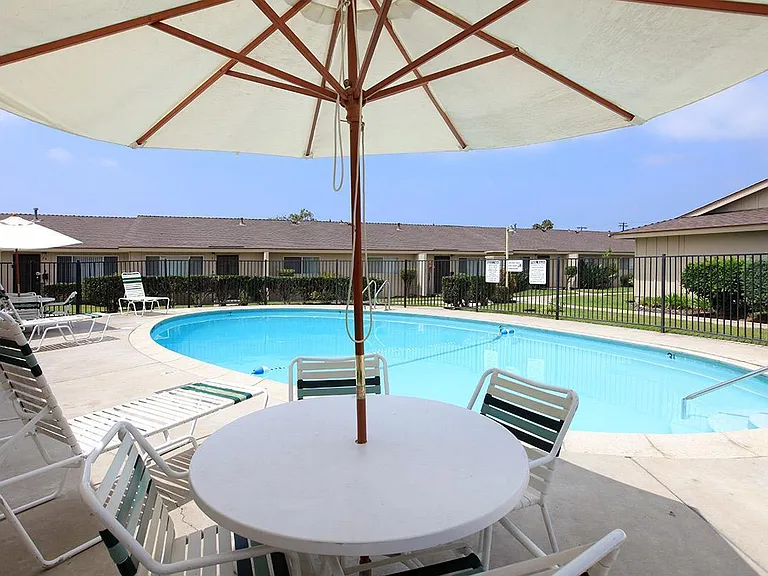 Greentree Fountain Apartments — Photo 40