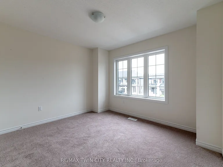 33 Dennis Ave — Photo 18