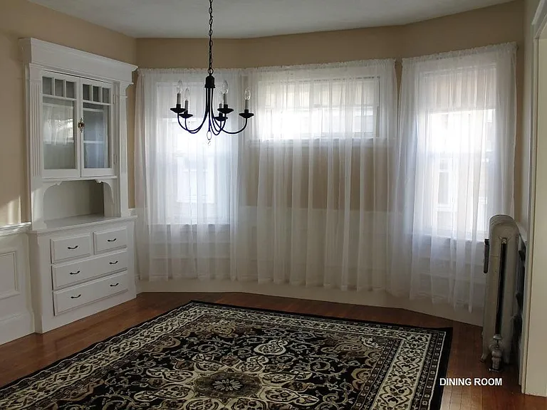 17 Surry Rd — Photo 4