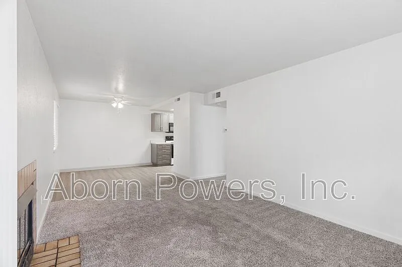 Building Photo - 2529 Greenwood Ln #6