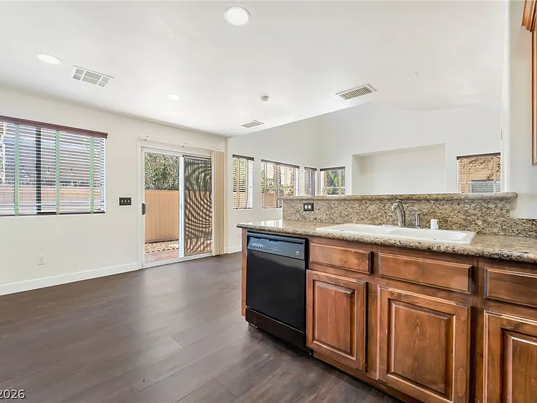 7858 Windhamridge Dr — Photo 8