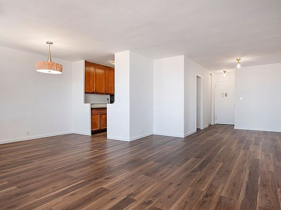 3rd image of 70-25 Yellowstone Blvd #25X