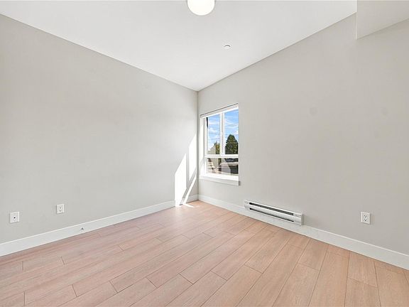 5th image of 171 Jensen Ave W #210