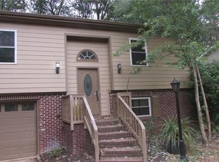 301 Amberwood Dr, Lawrenceville, GA