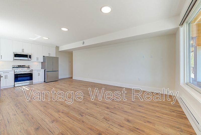1st image of 1511 Vineyard Dr #2