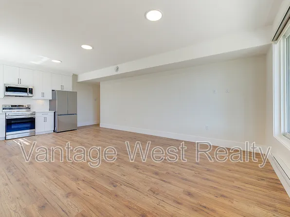 1511 Vineyard Dr #2, West Kelowna, BC V4T 2Y7