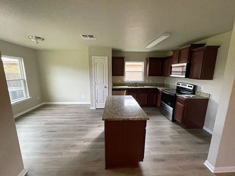 3618 Foster Mdws — Photo 9