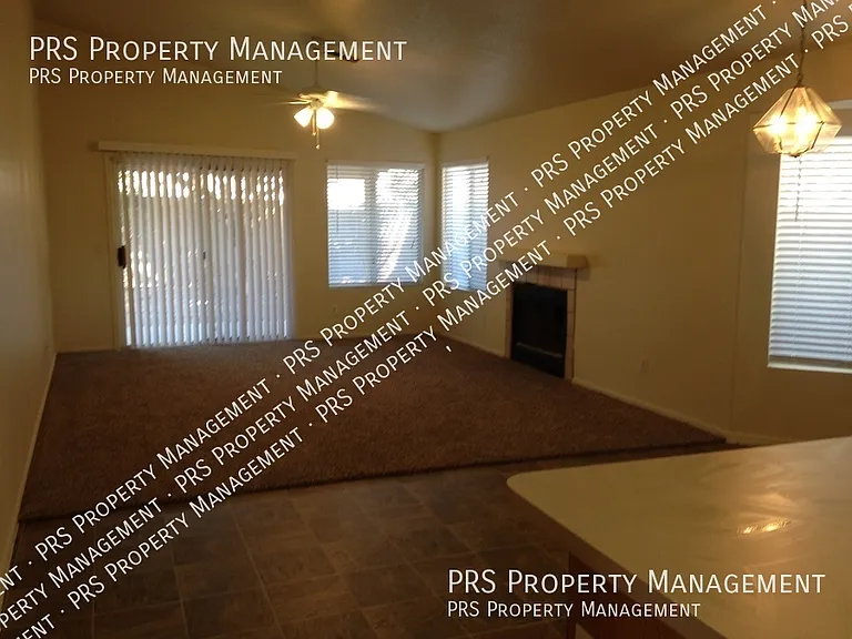 818 W Silver Creek Rd — Photo 33
