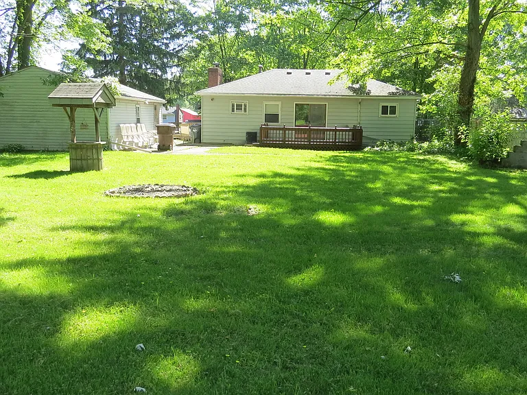 8190 Leavitt Rd — Photo 5