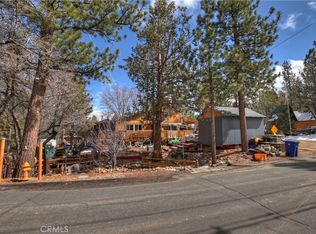 581 Highland Ln, Sugarloaf, CA 92386