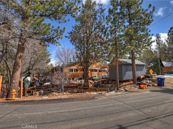 581 Highland Ln, Sugarloaf, CA 92386