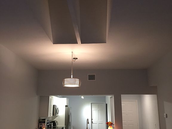 4th image of 8126 Sandpoint Blvd