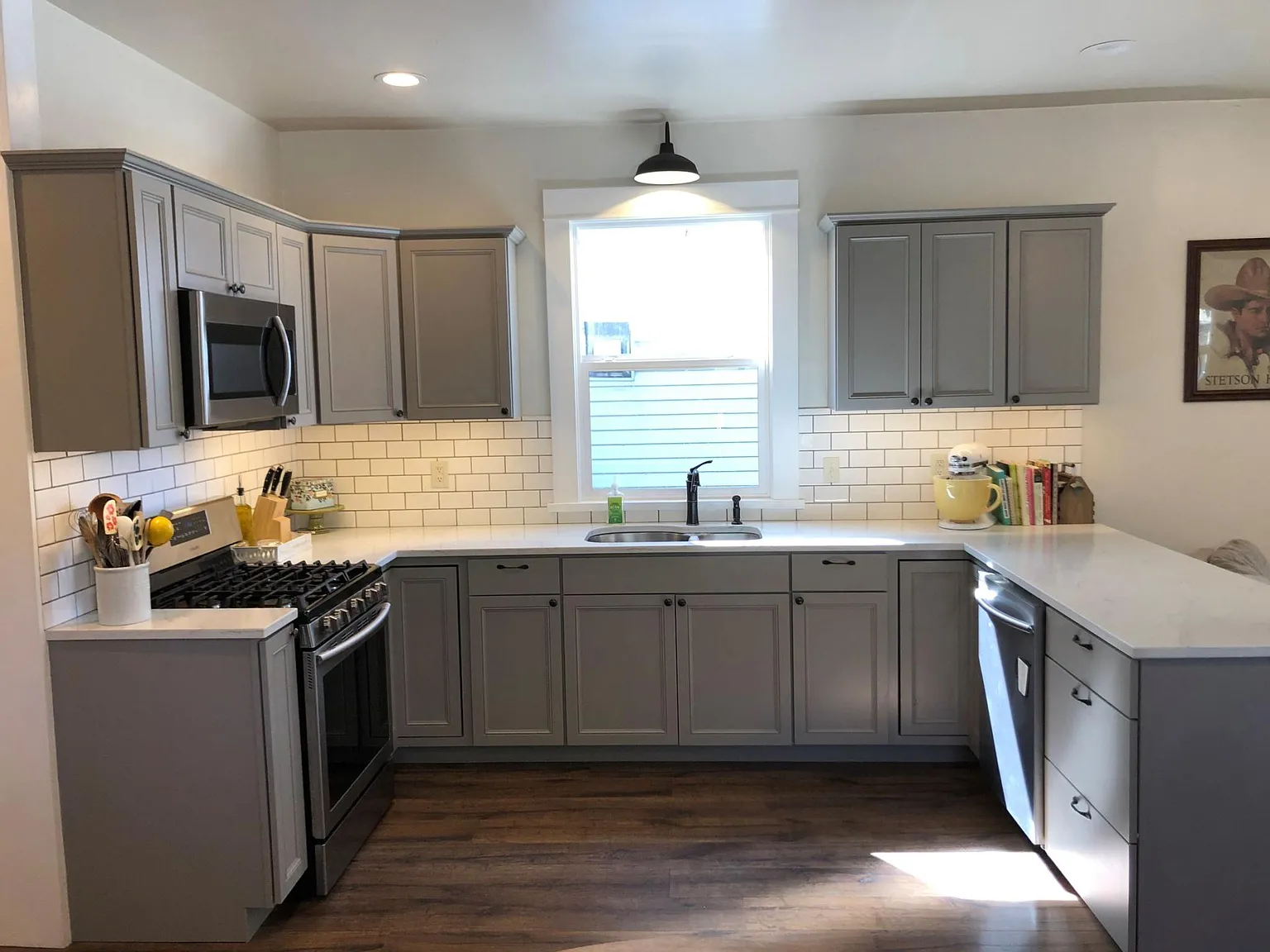 3 bed, 1280 sqft, $2,300 — Photo 3