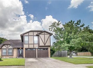 10849 Mesquite Dr, La Porte, TX 77571