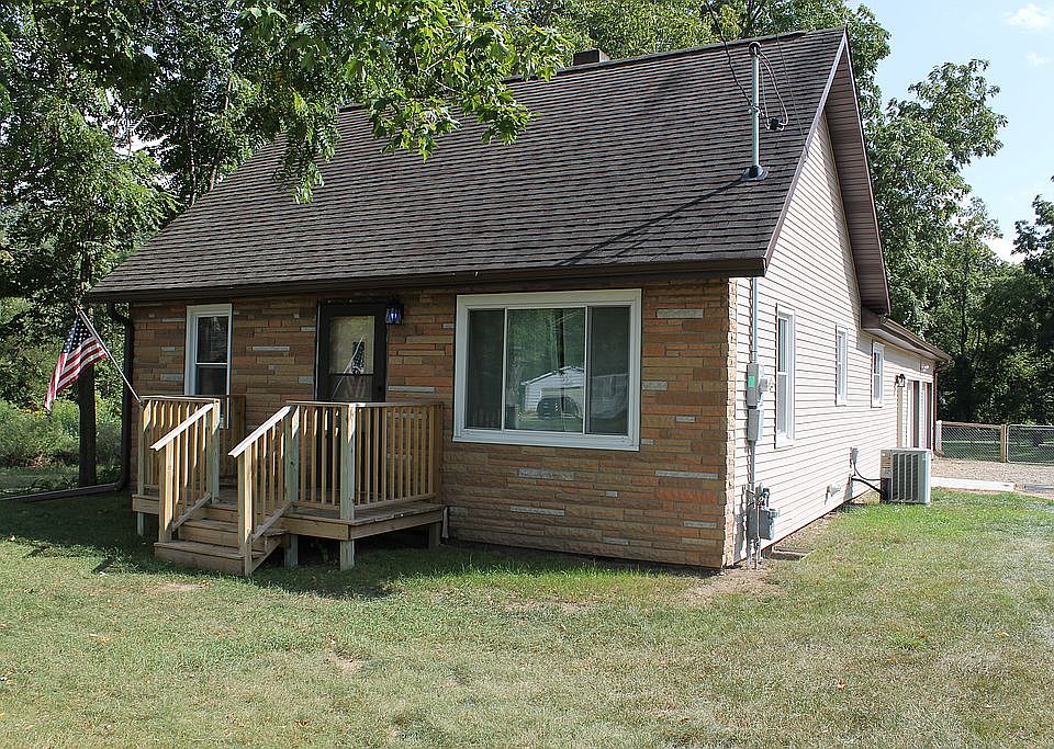 1st image of 178 Sawyer Ave