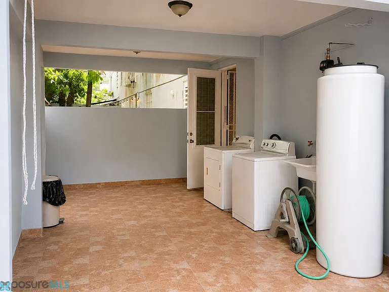 155 Calle Del Parque #A — Photo 8