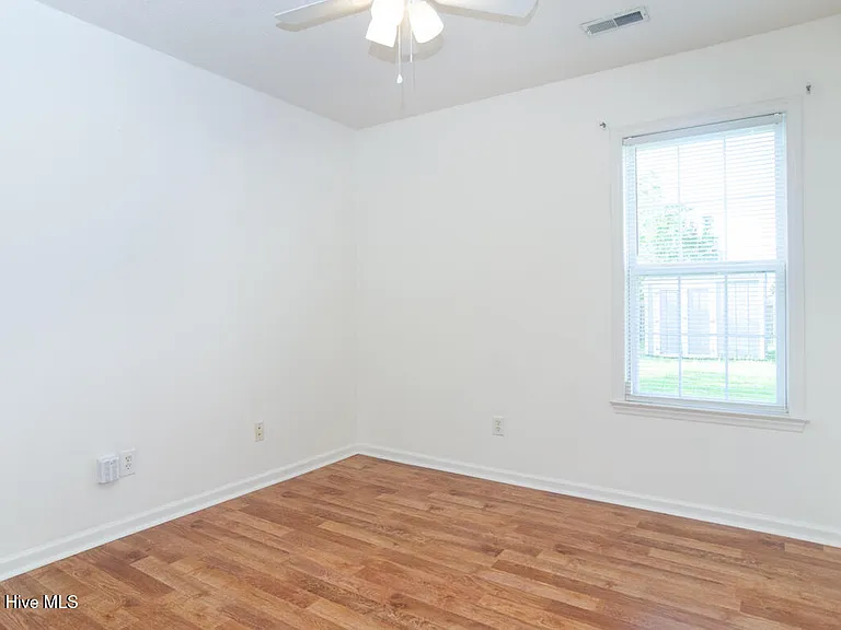 2716 Valor Dr — Photo 16