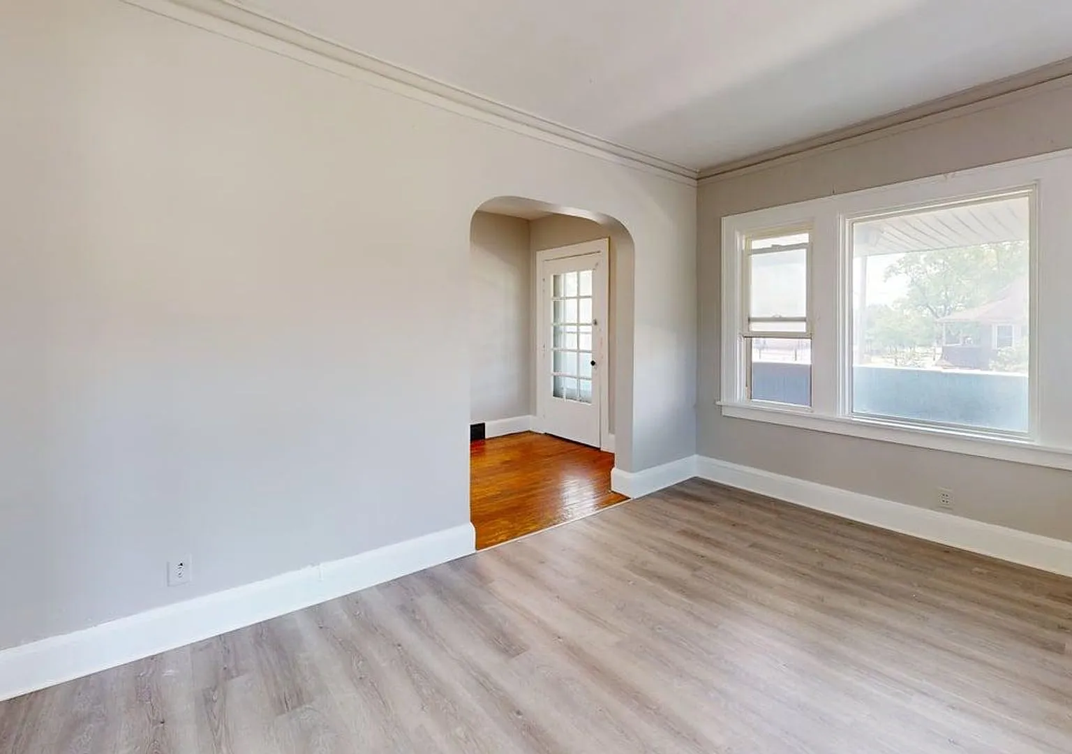 12813 Gay Ave — Photo 2