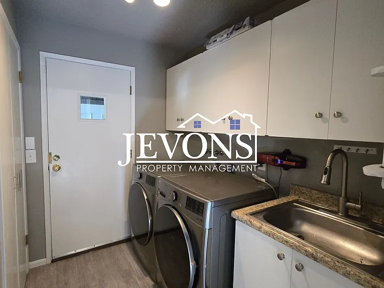 200 S 69th Ave — Photo 9