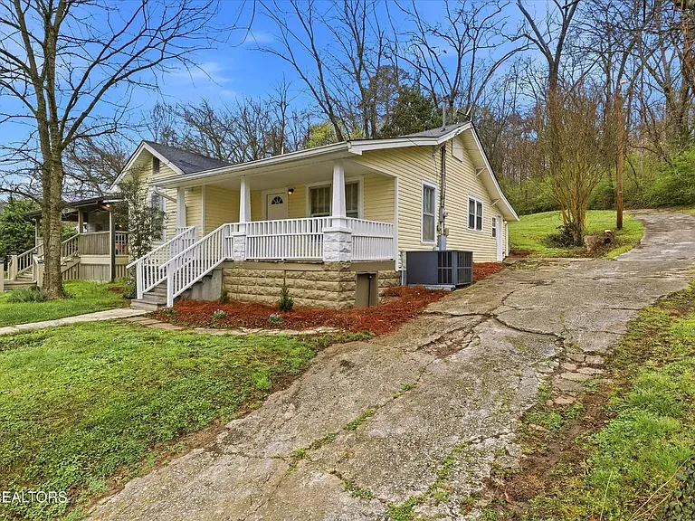 5301 Ross Rd — Photo 2
