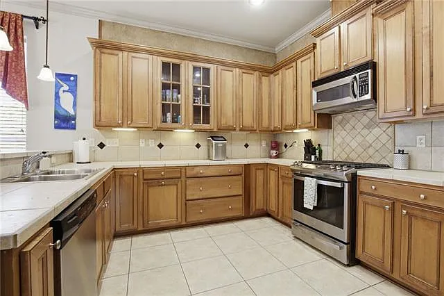 575 Wilkinson St — Photo 7