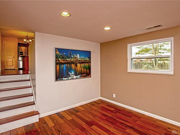 3rd image of 6883 Lancaster Dr