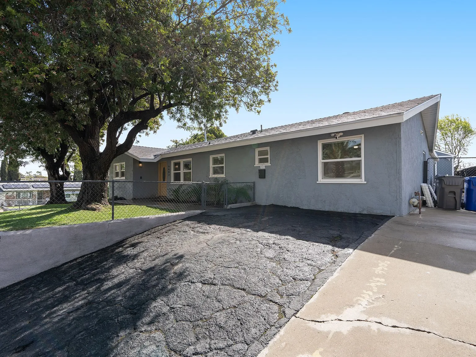 9483 Pennywood Rd — Photo 2