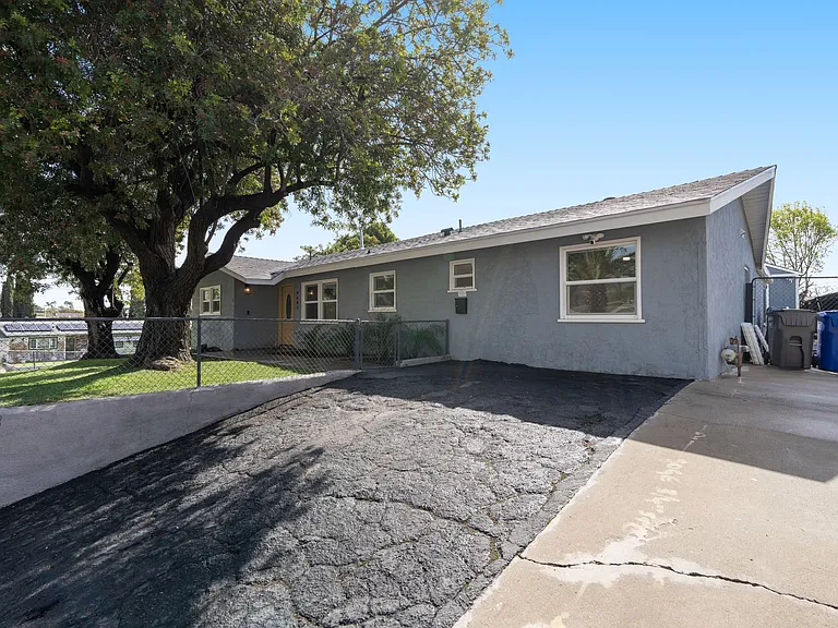 9483 Pennywood Rd — Photo 2