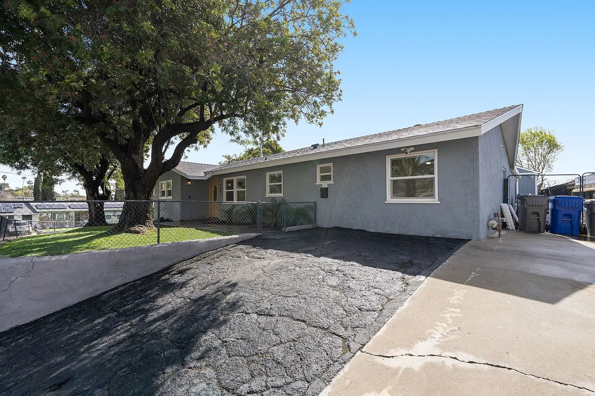 Building Photo - 9483 Pennywood Rd