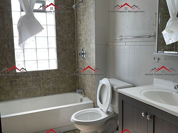 3rd image of 4023 Fir St Floor 2