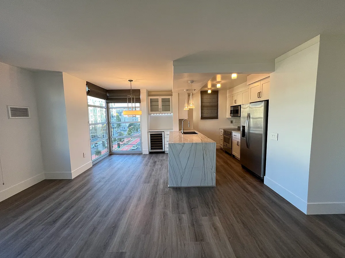Kitchen - 1800 Washington St #516